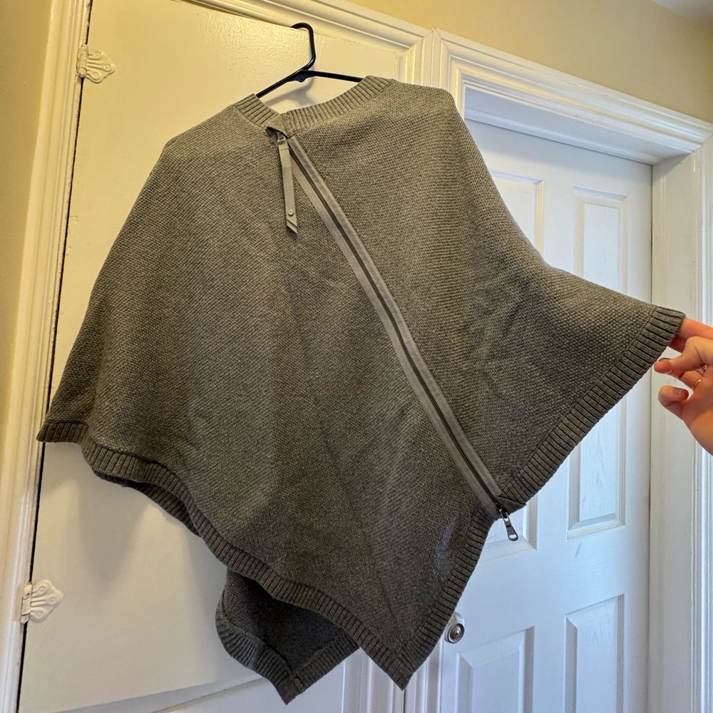 lululemon athletica Gray Poncho